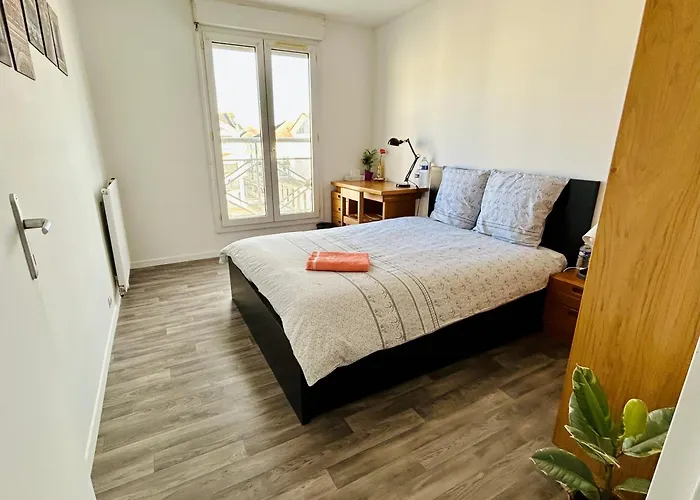 Jolie Chambre 3Minutes De La Gare Rer A